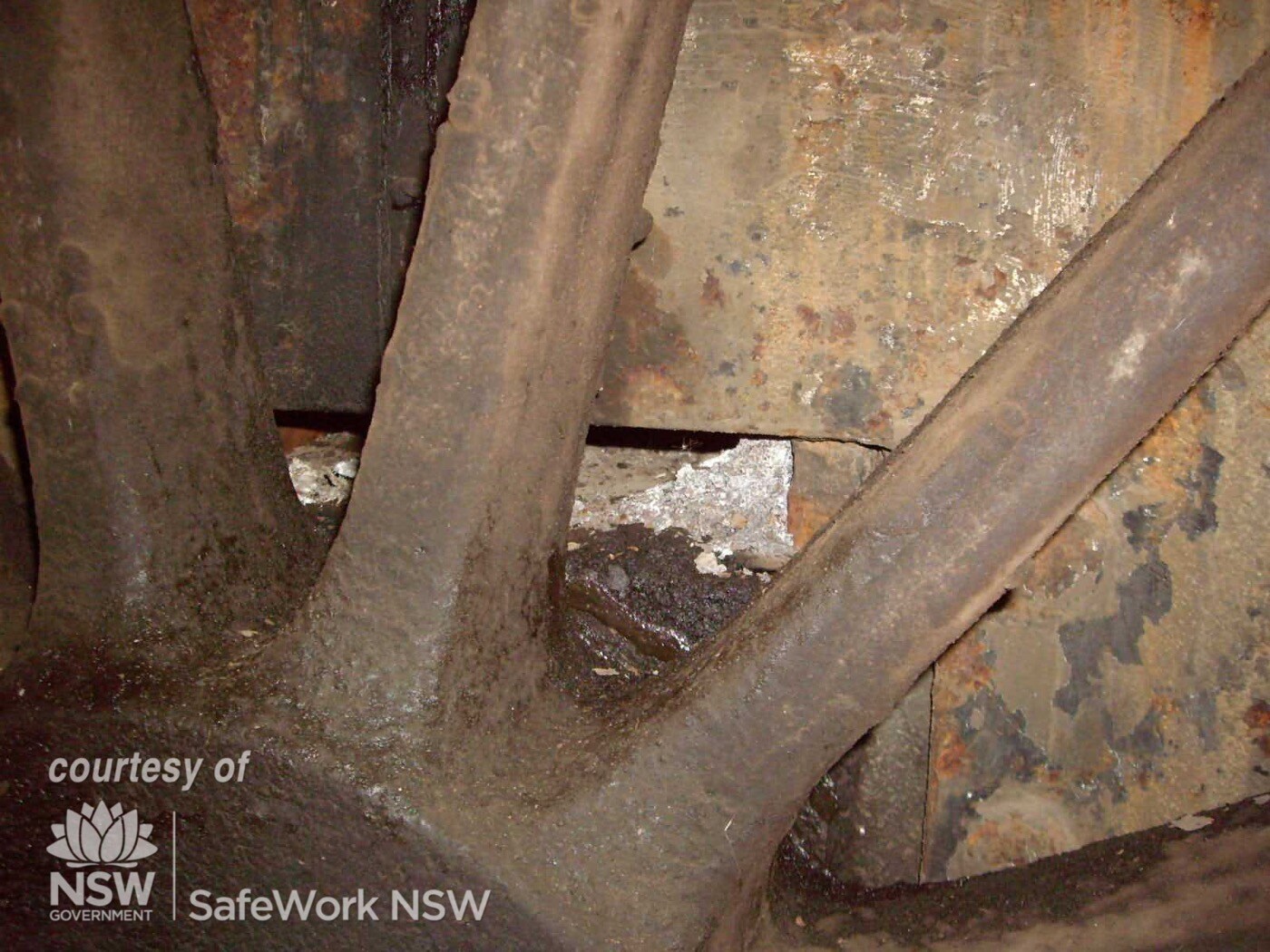 Lagging thermal insulation asbestos.nsw.gov.au